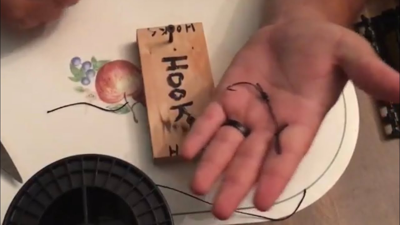 How to tie carp hooks.
