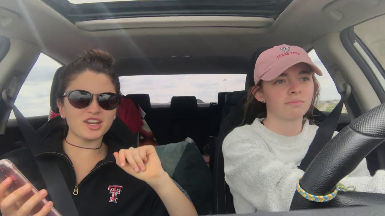 AMERICANA OUVINDO MUSICAS BRASILEIRAS