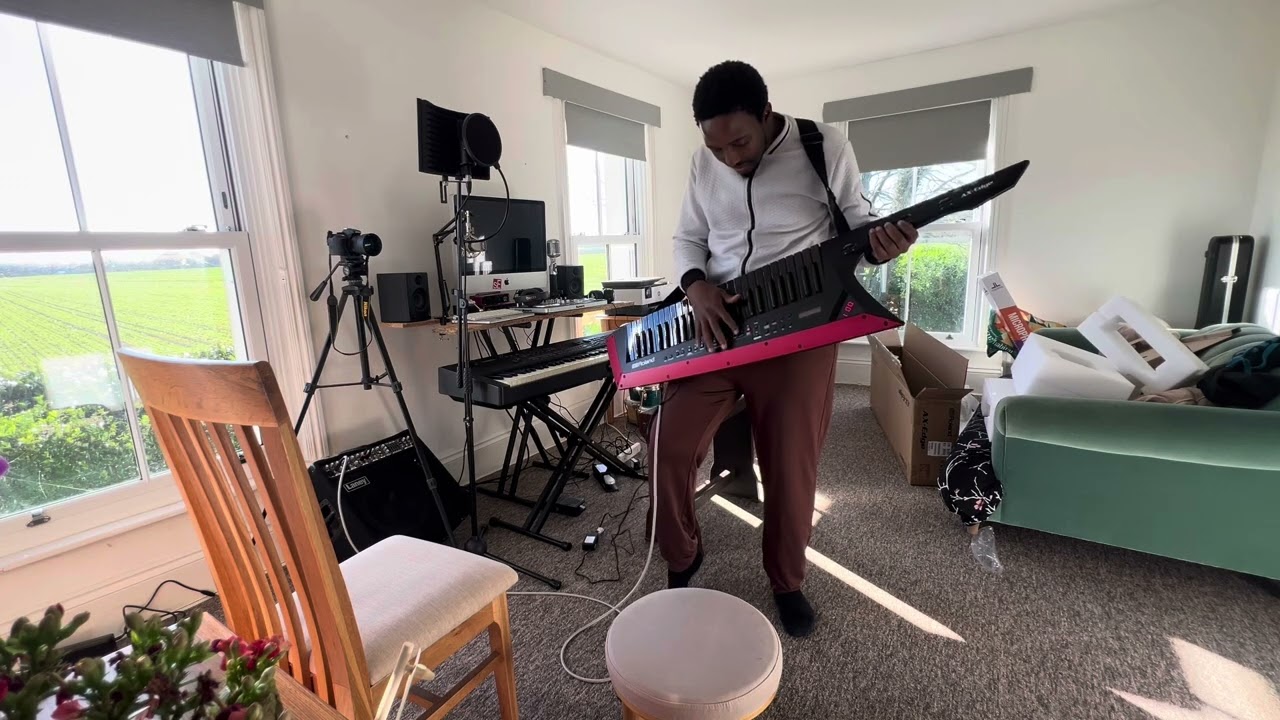 Unboxing the Roland ax edge