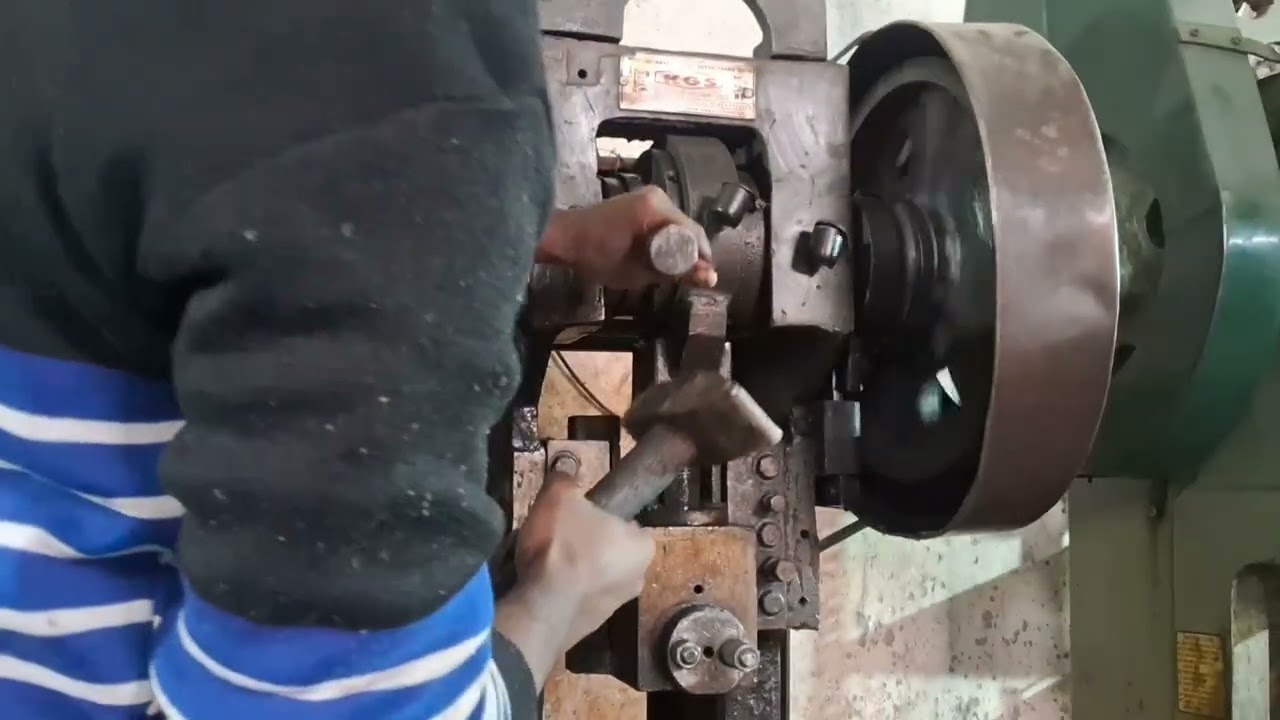 Power press machine chaal setting kaise kre.#powerpressmachine 