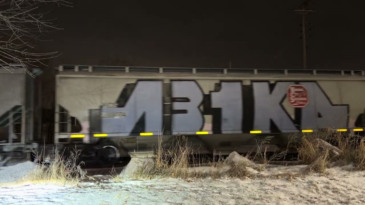 What a great night to railfaning the twin cities. Snow is coming down and very catches galore.