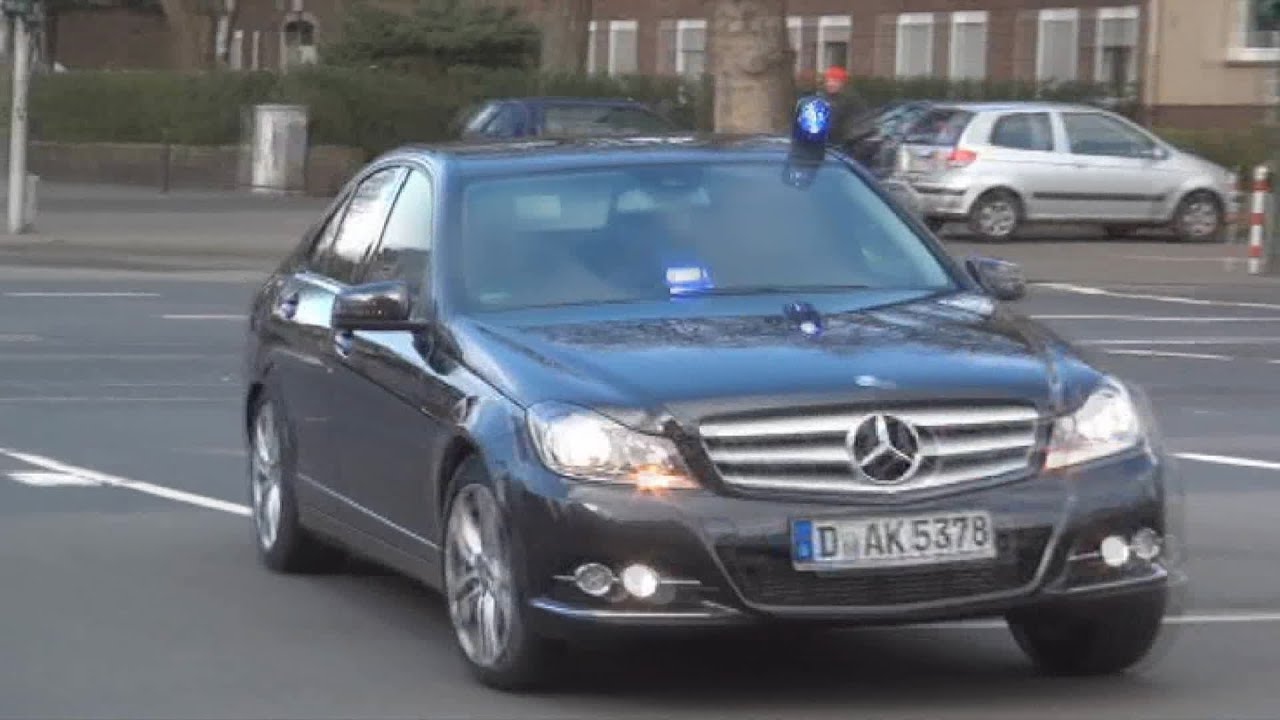 [AMOKLAUF IN DÜSSELDORF] - 7x Einsatzfahrzeuge SEK NRW + KEF FW 1 + RTW + NEF BF Düsseldorf