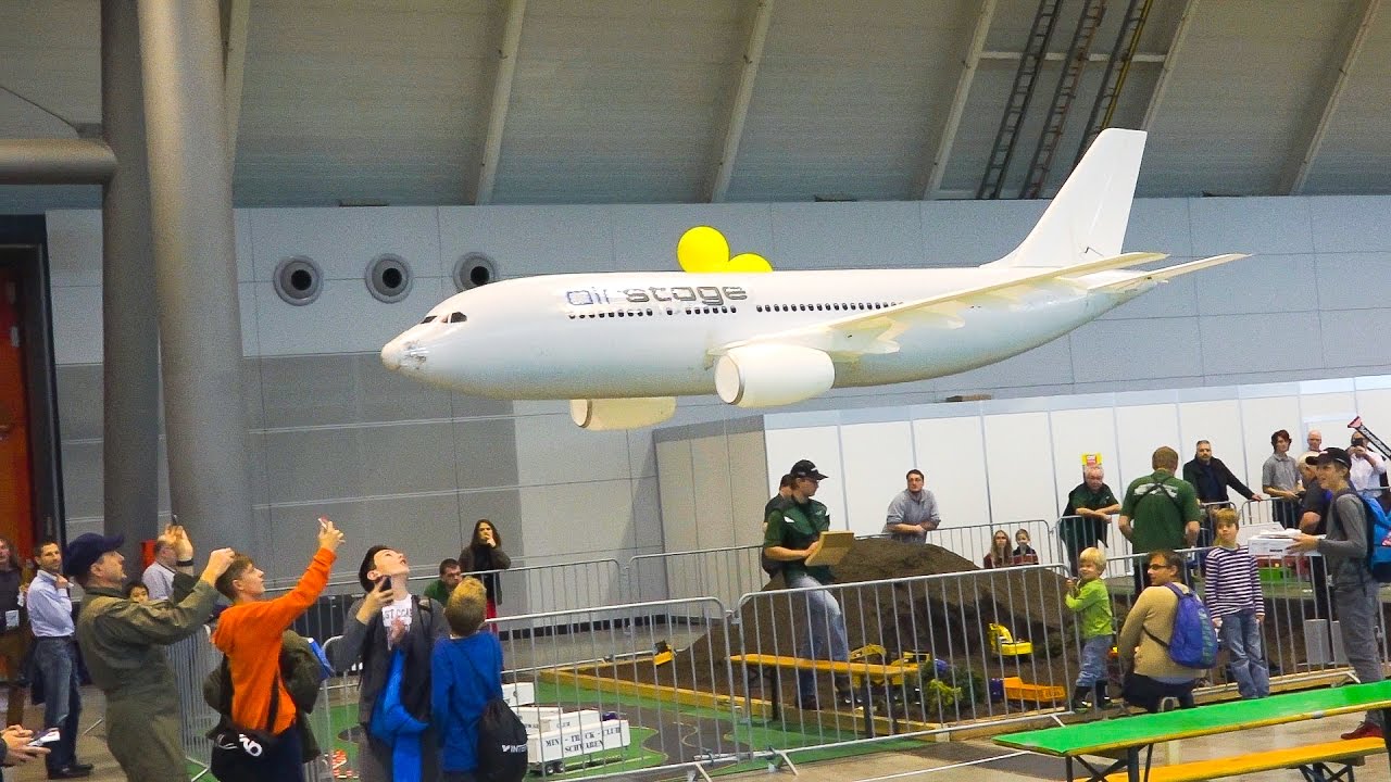 WORLD&rsquo;S LARGEST RC AIRLINER FOR INDOOR FLIGHT AIRBUS A320 / Modell S&uuml;d Stuttgart 2016