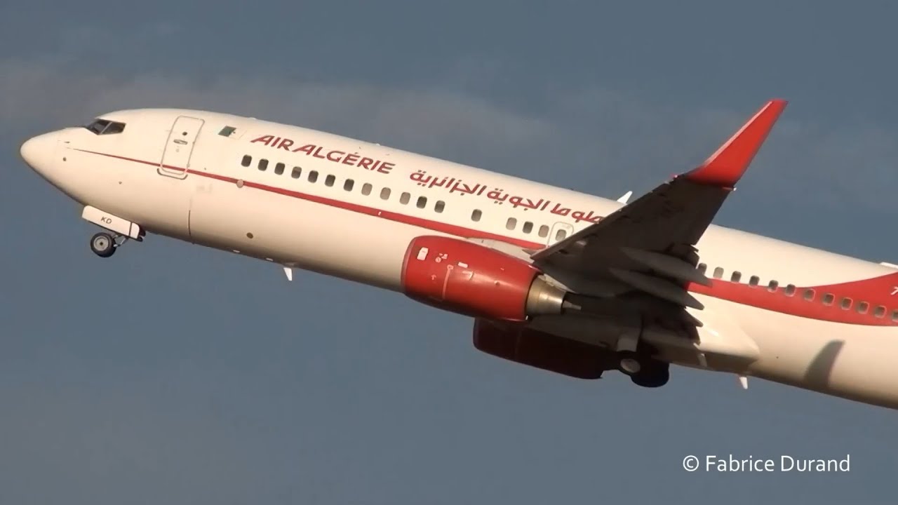 Air Algérie 737-800 arrival and take off 36L at Lyon St Exupéry [LYS/LFLL]