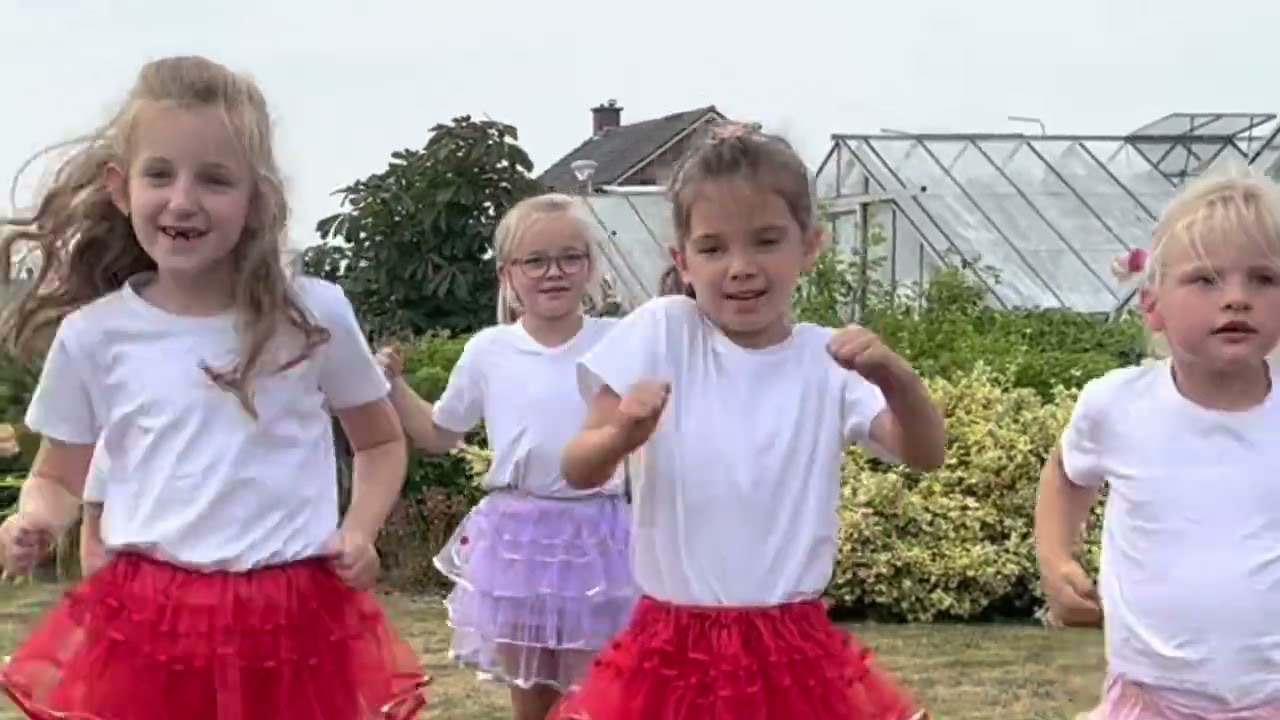 Summer Dance Camp - Videoclip Monster