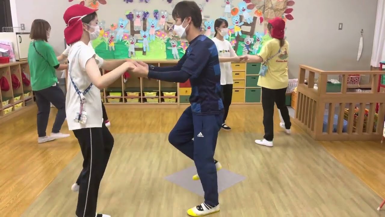 やなぎ幼稚園　フォークダンス『ありがとうの花』