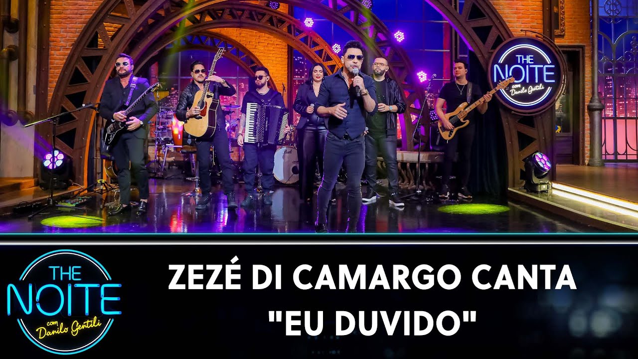 Zezé Di Camargo canta 