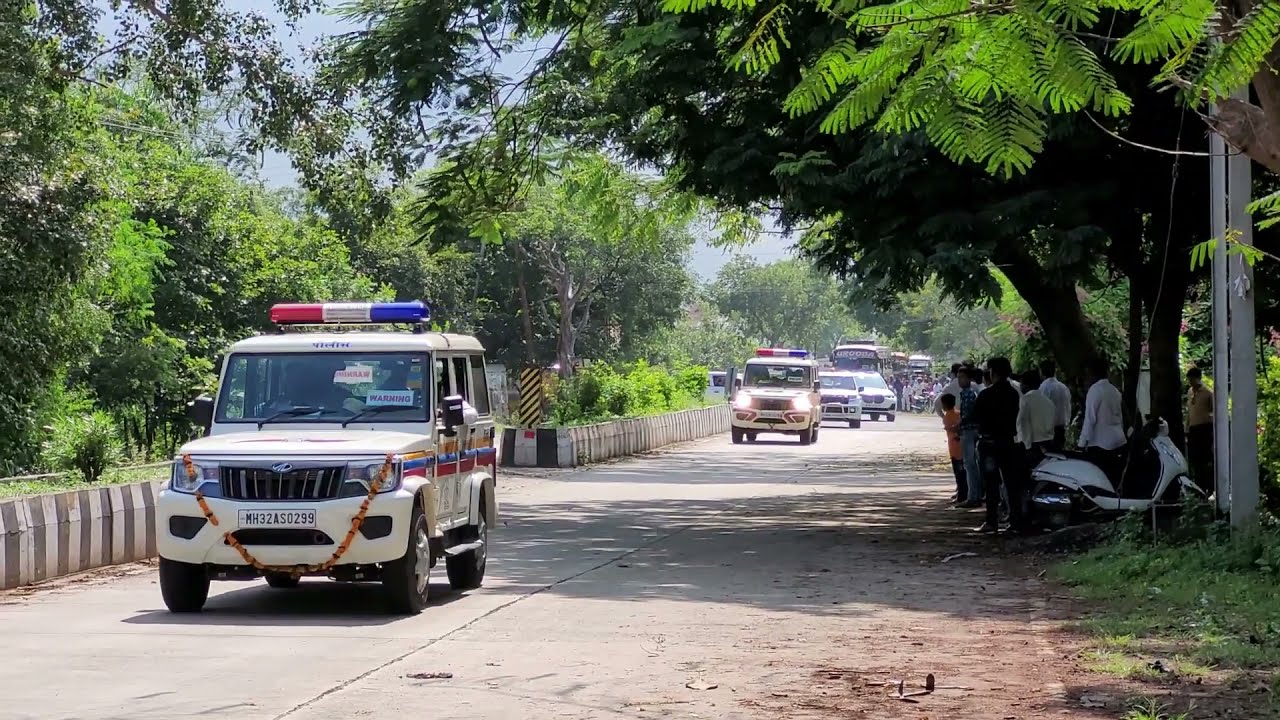 nitin gadkari's Convoy||Minister for Road Transport & Highways in the Government of India.||