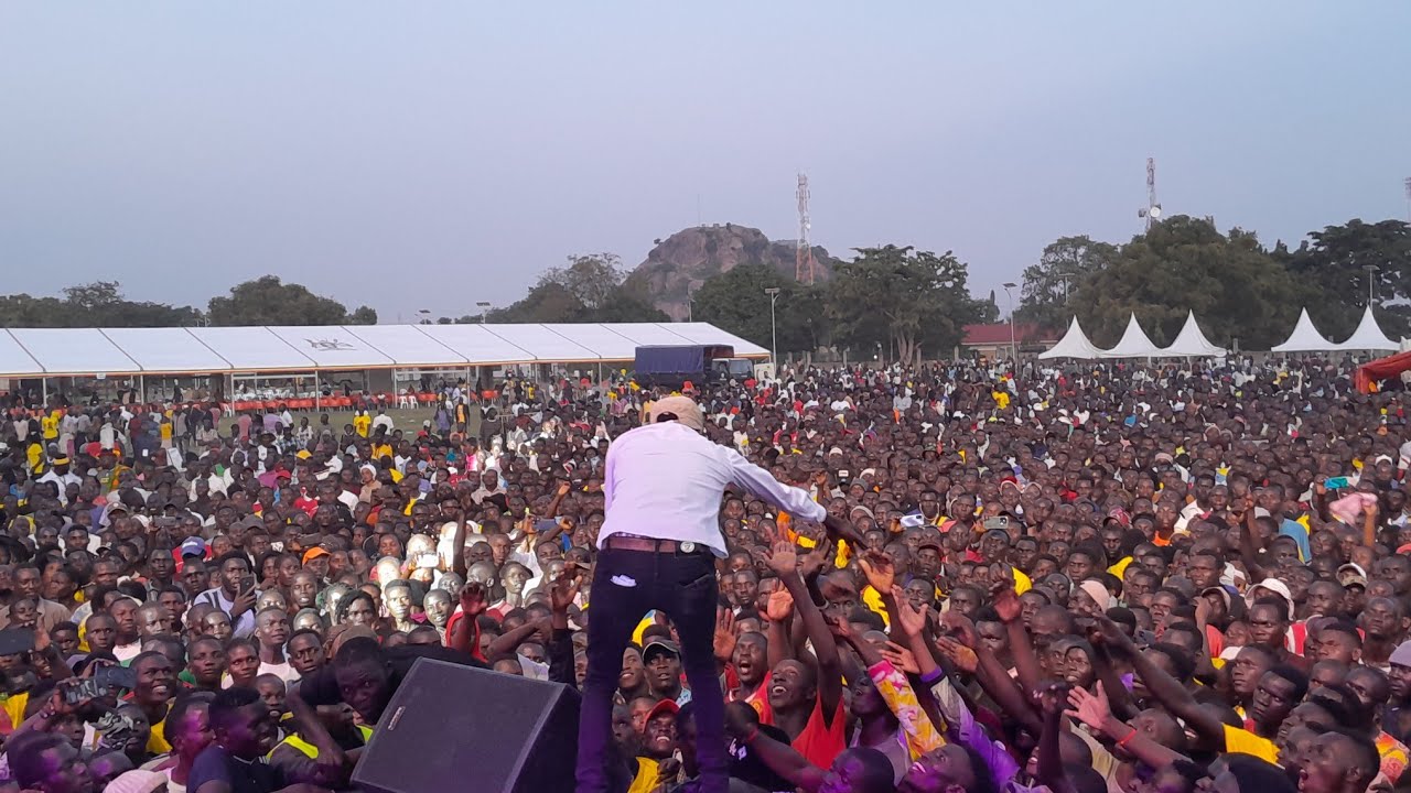 Yonachan Lee's  Performance his HITS in Soroti City TODAY