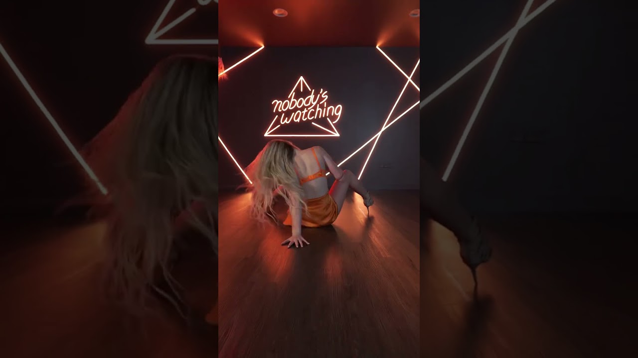 Collide (feat. Tyga) — Justine Skye. High heels floor play