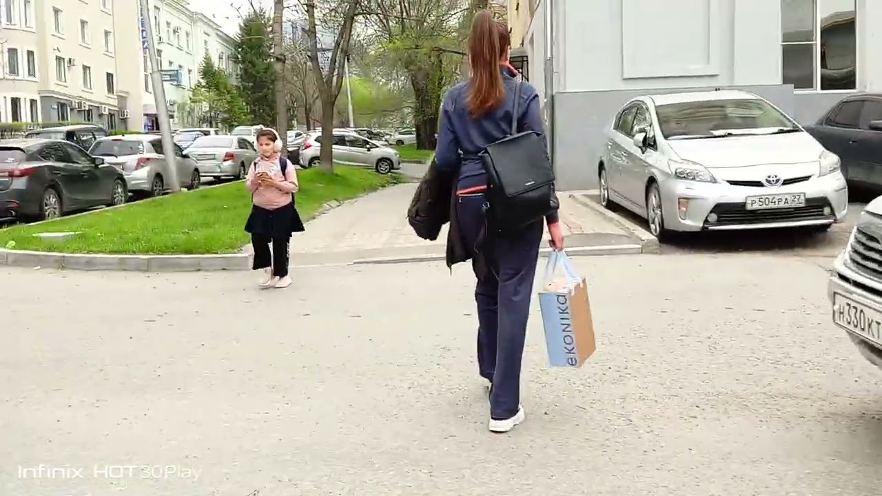 Старые деревянные двухэтажки в центре Хабаровска.