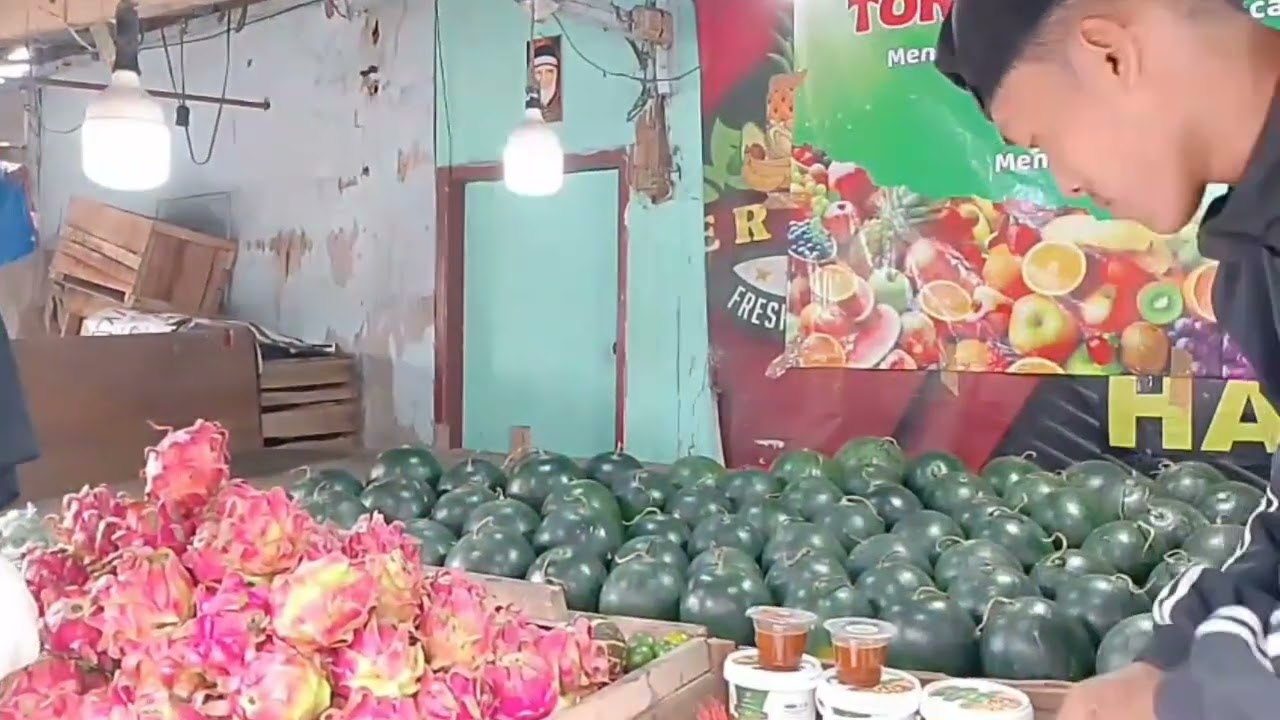 NEGOISASI JUAL BELI DI SEBUAH TOKO BUAH