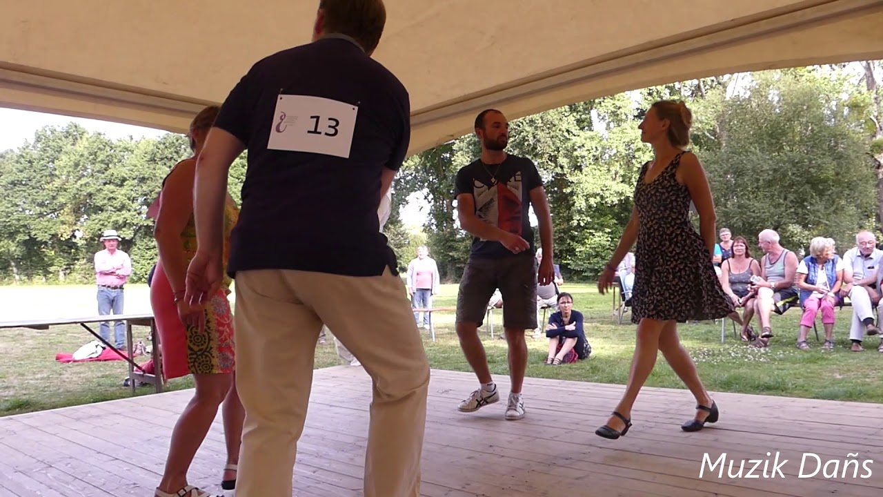Danse bretonne : Finale Avant Deux de Saint Martin 2018 à Malestroit (Oust en danse)