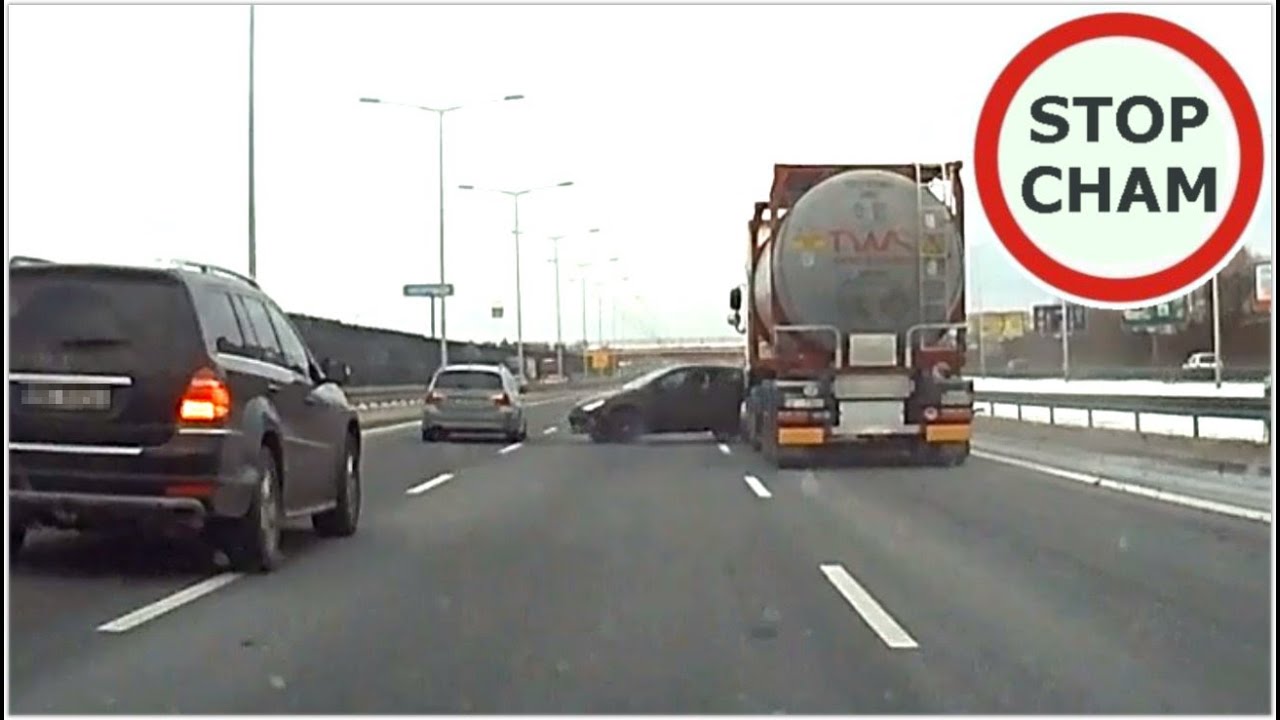 Zepchnięcie osob&oacute;wki przez cysternę i o włos od zderzenia z Mercedesem  #567 Wasze Filmy