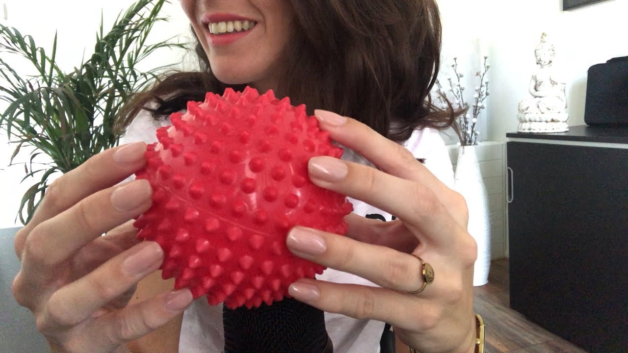 ASMR - Fast Tapping on Plastic objects - Fingertip Tapping - Ear to Ear - No Talking