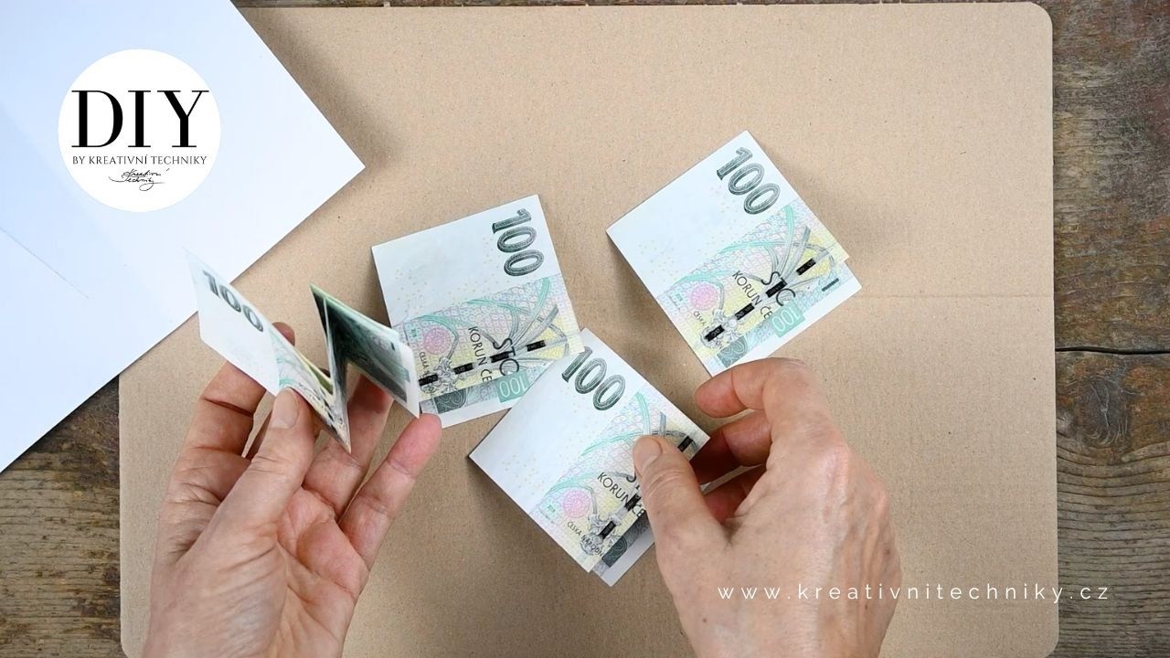 Jak zabalit peníze jako dárek na Vánoce? Máme pro vás tip