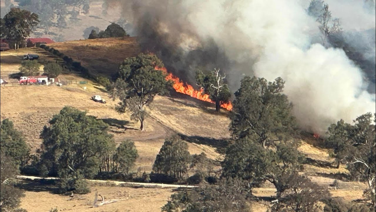 Grass Fire Threatens Homes in Winter! (Firefighter POV) Australia