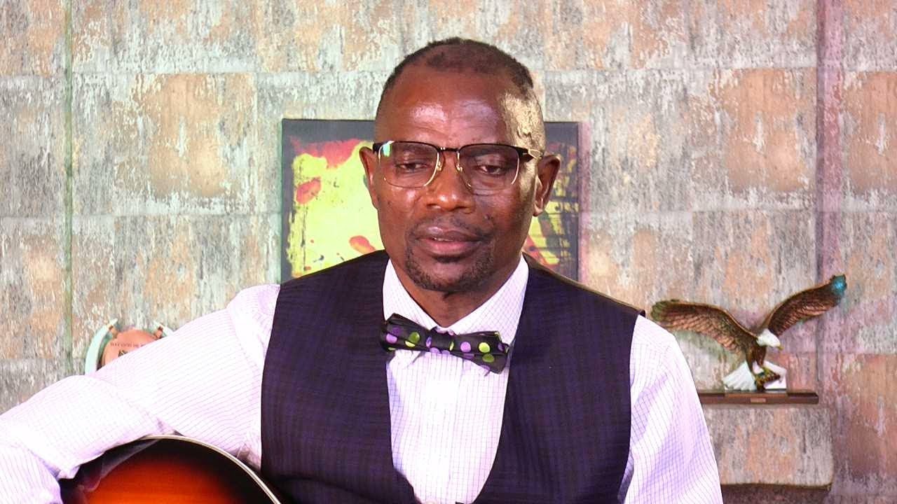 When in Distress (Worship Session) - Apostle Aloys A. Rutivi