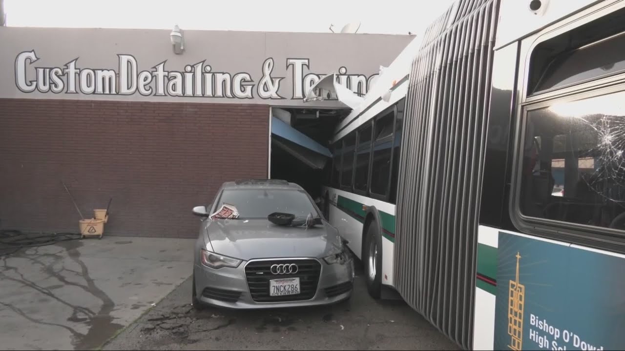 11 people sent to the hospital after AC Transit bus hits building in Oakland