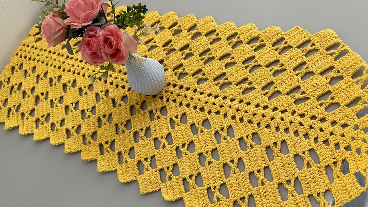 Aprenda a Fazer o Trilho de Mesa Ouro em Crochê – Aula Completa