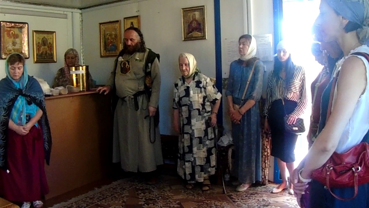 Поет отец  Михаил монах из Сербии
