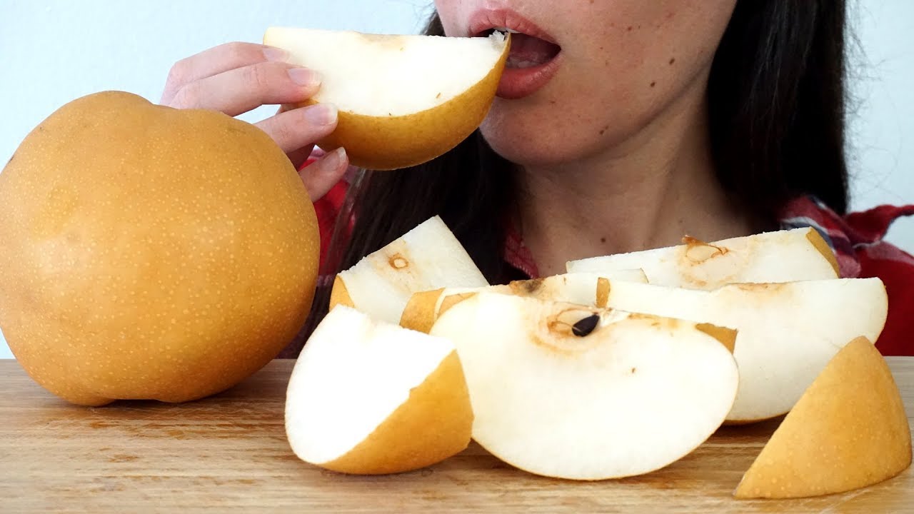 ASMR Eating Sounds: Giant Korean Pear (No Talking)