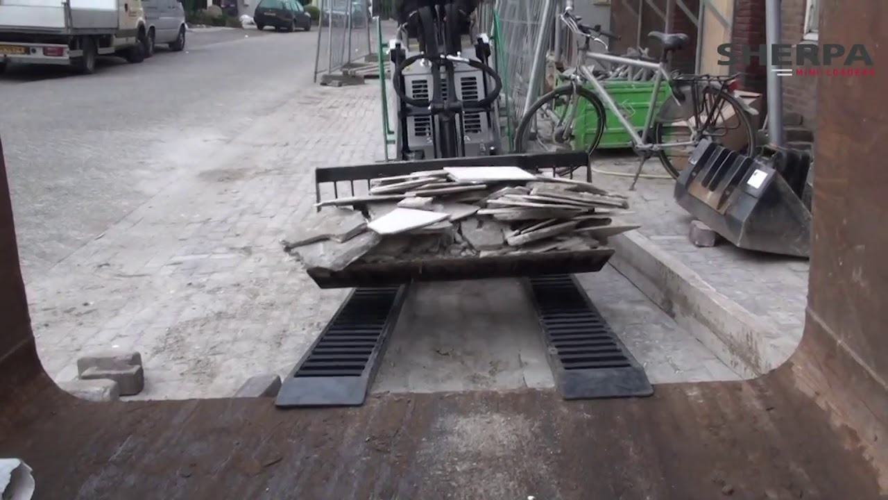 Sherpa Mini-loader in de sloop | Senex