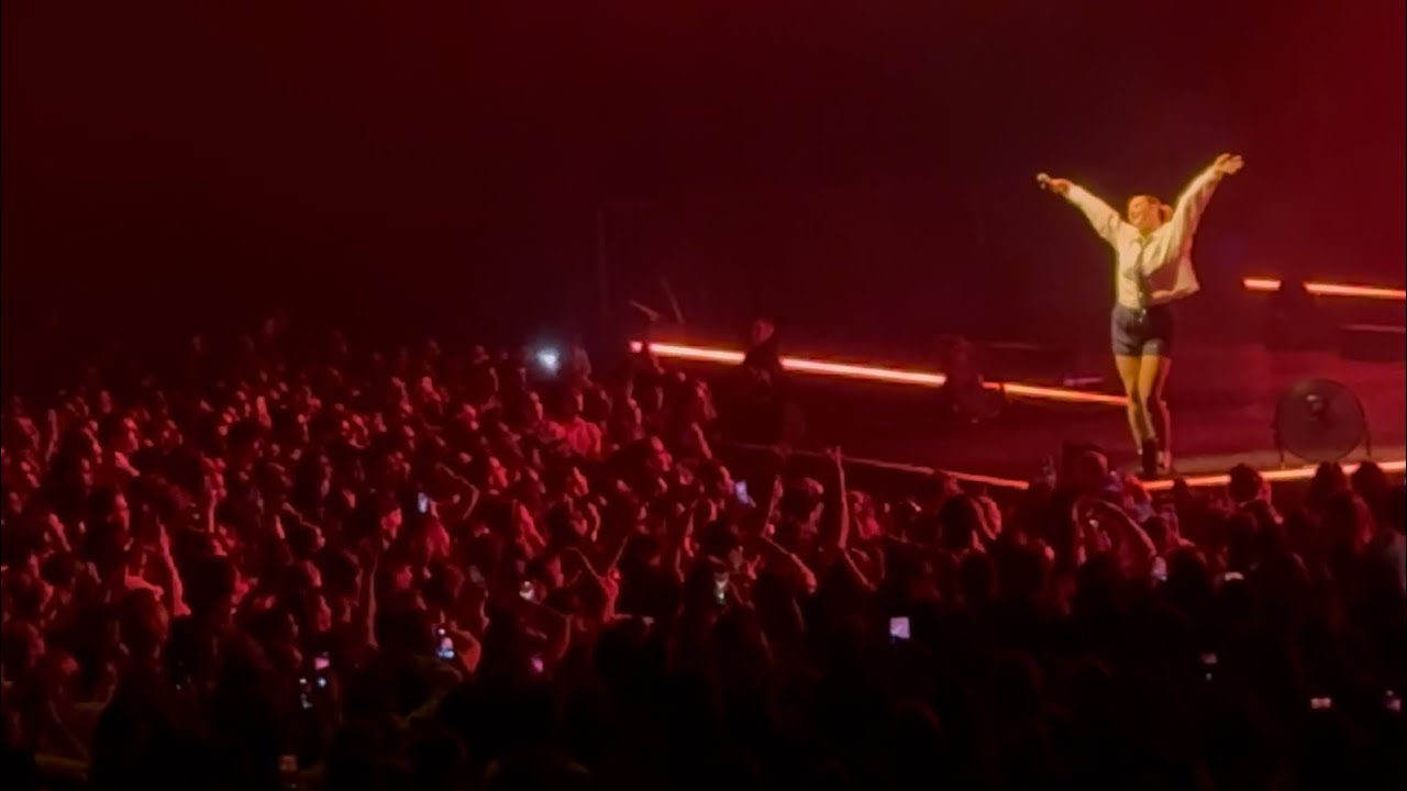 Héléna - Summer Body (Live La 1ère Tournée at Arkéa Arena, Bordeaux 19/12/2025)
