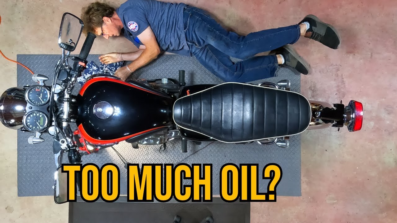 Removing Excess Motor Oil | Kawasaki W650 | The New Shelf Arrives For The Kawasaki Restomod Project