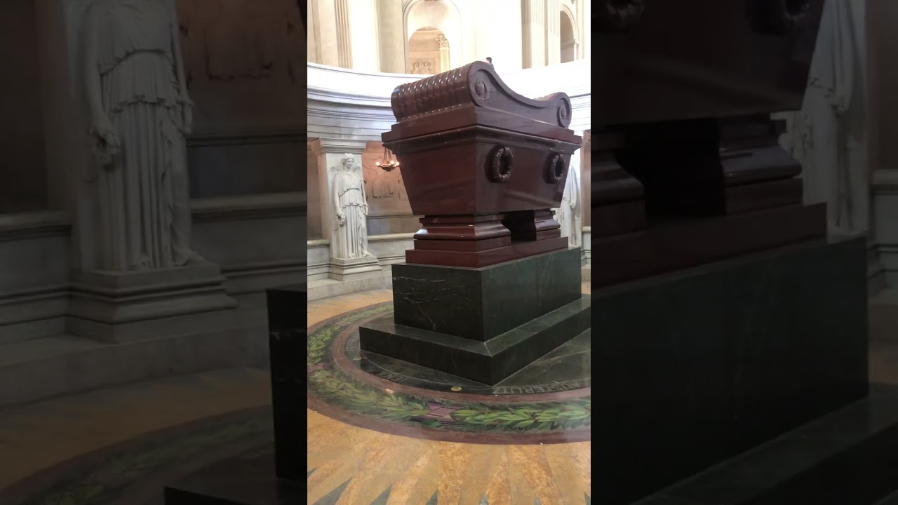 La tumba de Napoleon Bonaparte en Paris Francia