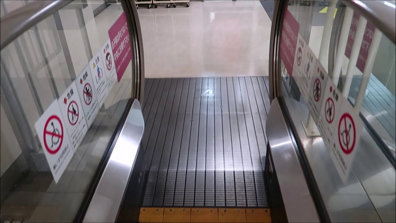 イオンモール与野のエスカレーター