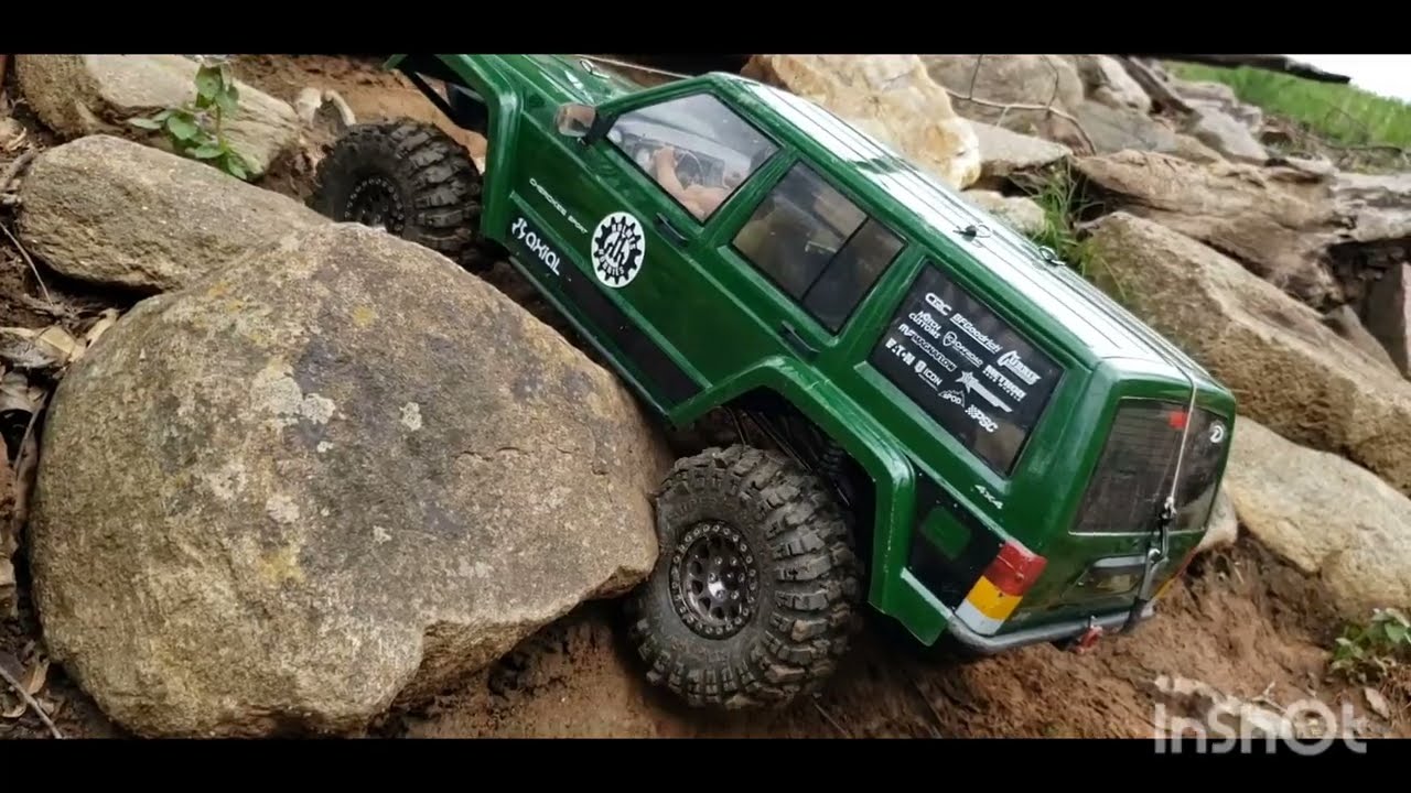 Endero Sendero v1 Axial xj Body ISDT70 esc 550 HolmesHobbies 5-slot 13t  Wet outside on the rocks
