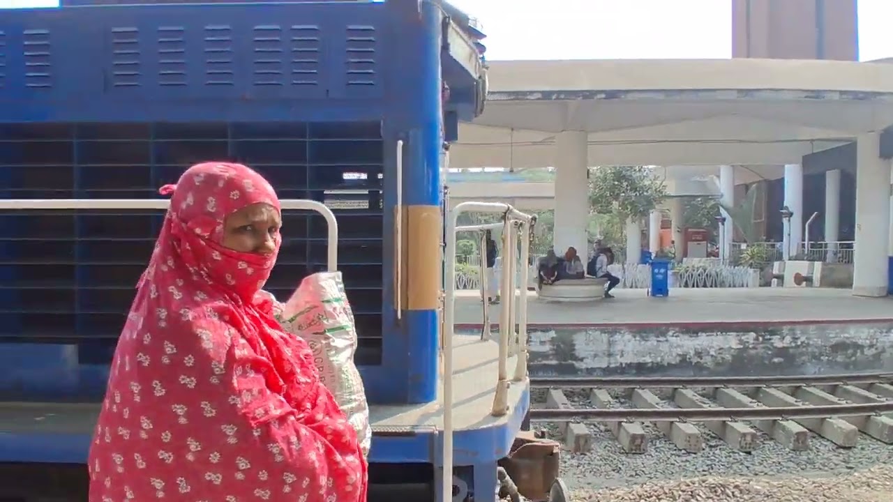 6636 series locomotive engine sound. Bangladesh Railway. Rajshahi Railway station. 