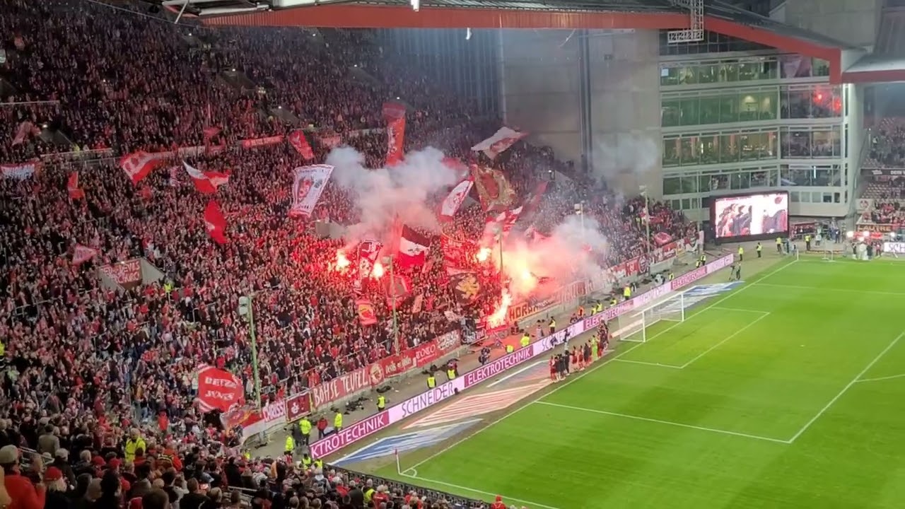 Tisi Schubech feiert aufm Betzenberg. Forza FCK😍 