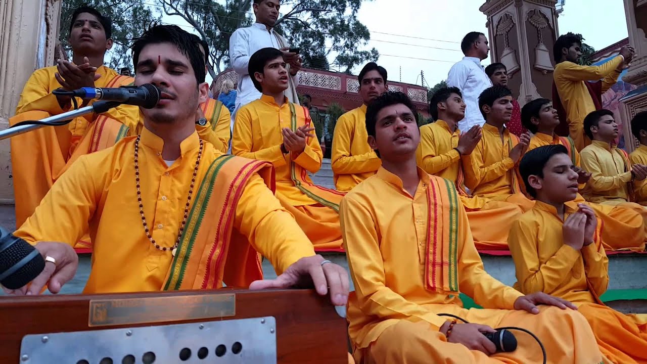 Parmarth niketan aarti- hanuman chalisa 18th February  2016