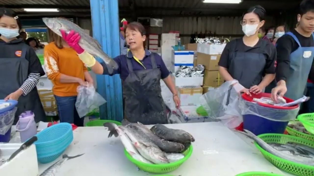 {土魠}一口氣賣了幾十隻.超多粉絲來挖寶 溪湖小辣椒🌶️海鮮叫賣🦞彰化縣溪湖鎮忠溪路386號往前100公尺