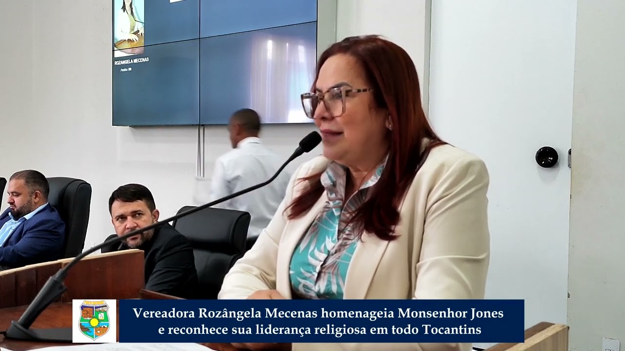 Vereadora Rozângela Mecenas homenageia Monsenhor Jones e reconhece sua liderança religiosa