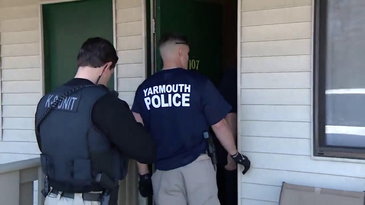 K9 police officer shot, killed while serving warrant