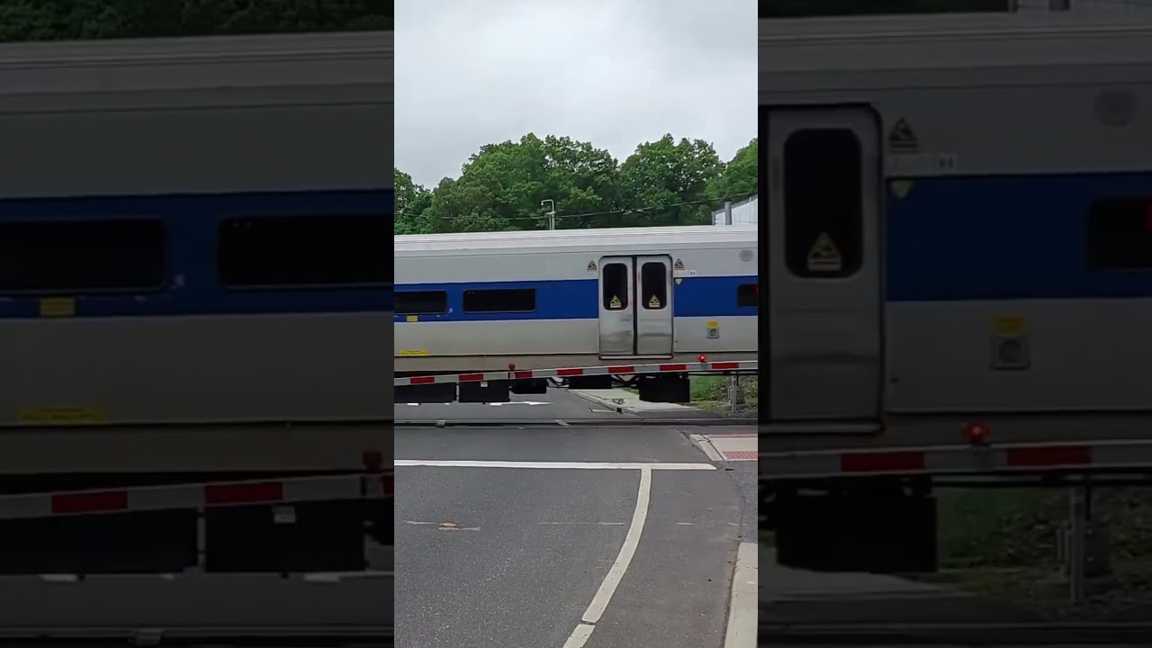 Perry Avenue railroad crossing