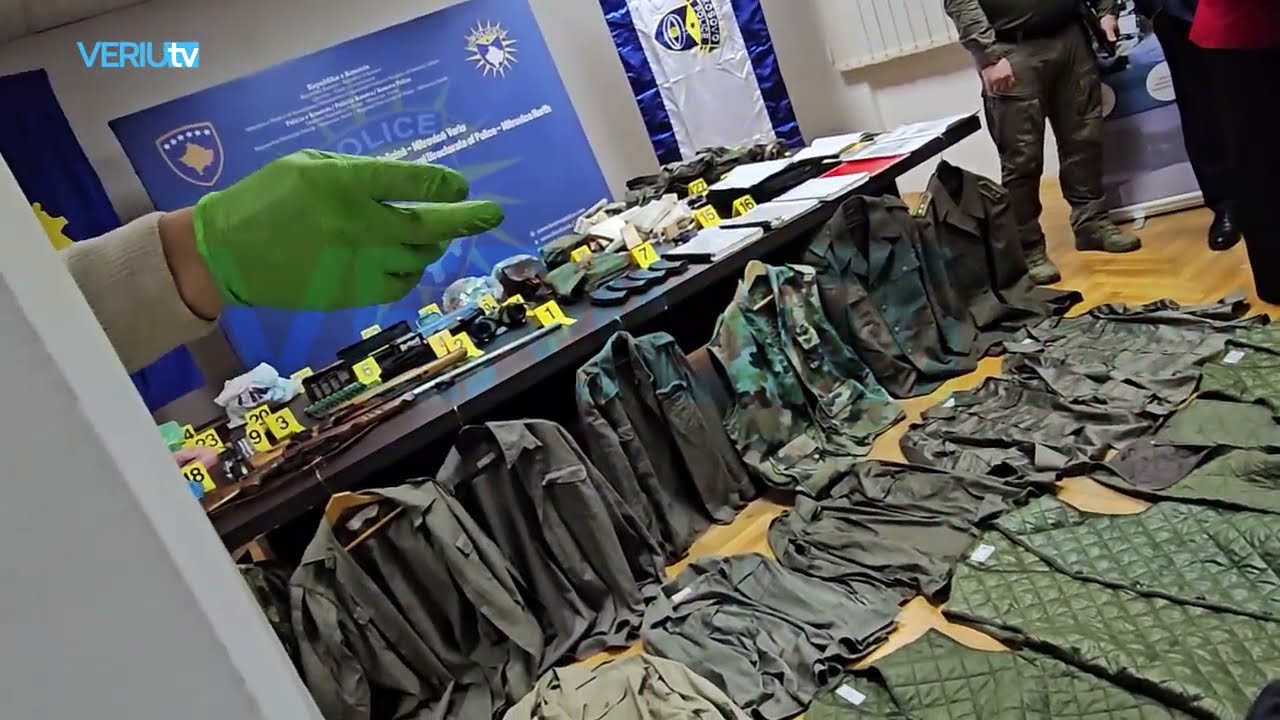 Leposaviqit, policia gjen&euml; e arm&euml;, municioni, sasie t&euml; eksplozivit dhe uniforma ushtarake