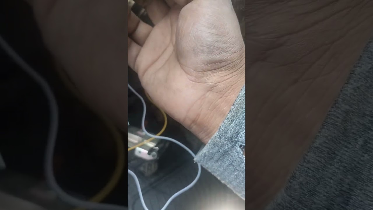 lineas para un GPS tracker en Nissan versa 2019 