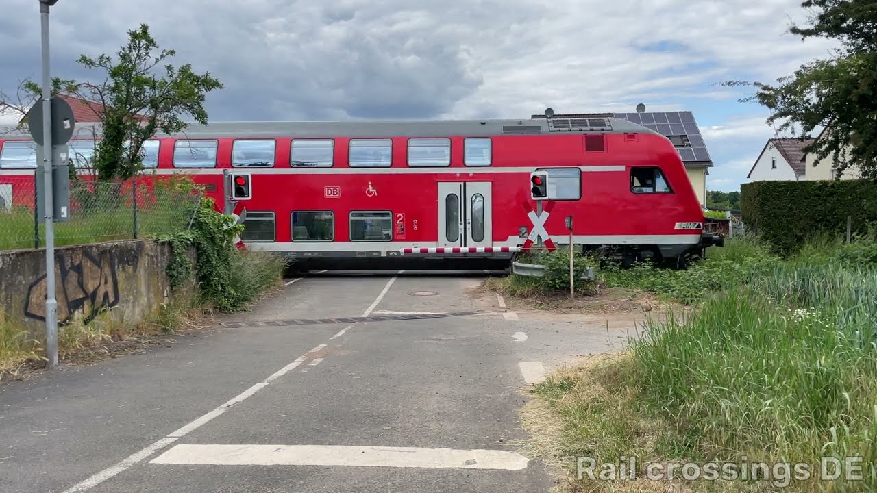 [4K] Rail crossing Schöneck-Oberdorfelden [DE] ⨉ Bahnübergang ⨉ Spoorwegovergang | Rail crossings DE