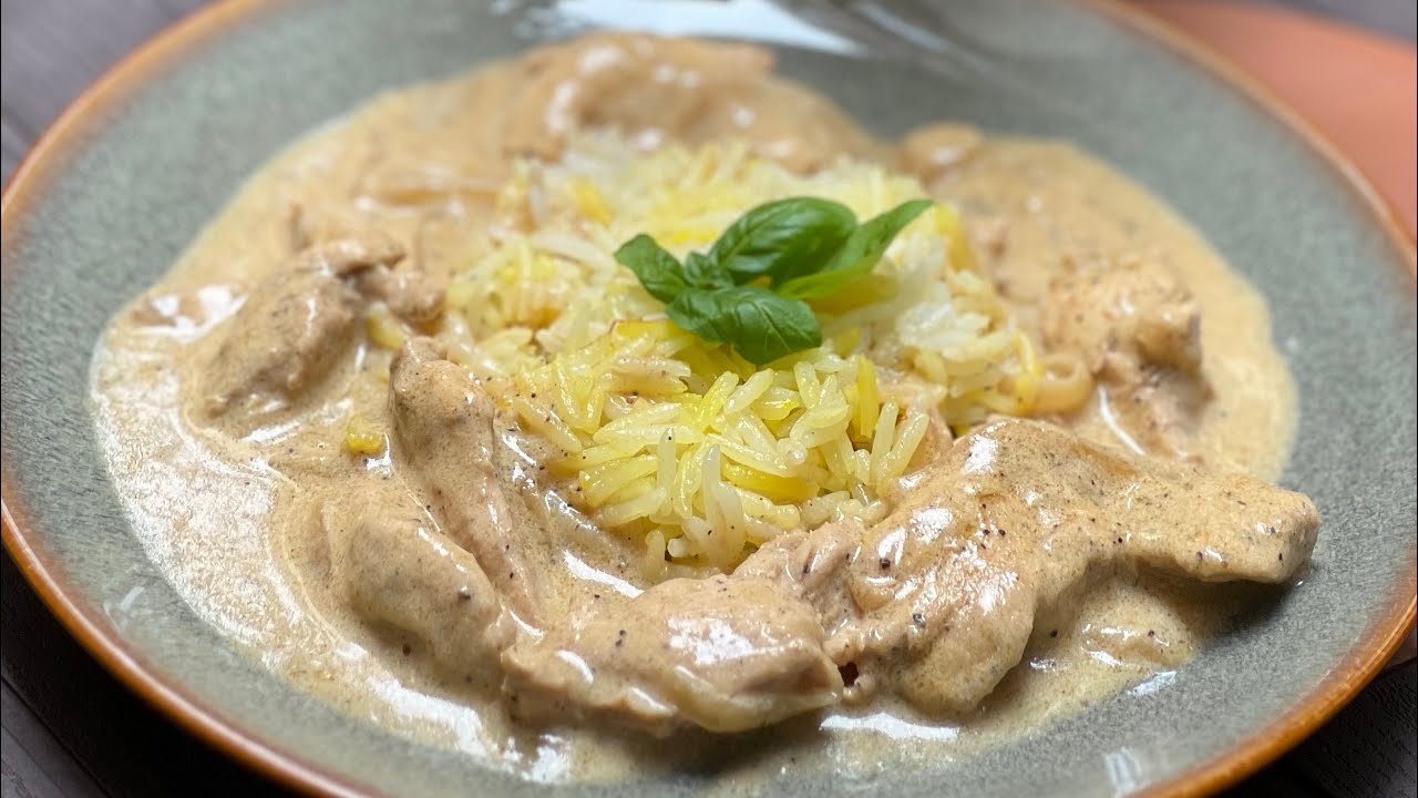 Chicken Stroganoff | دجــاج ستروغونوف مع رز بالزعــفران عطريقتي
