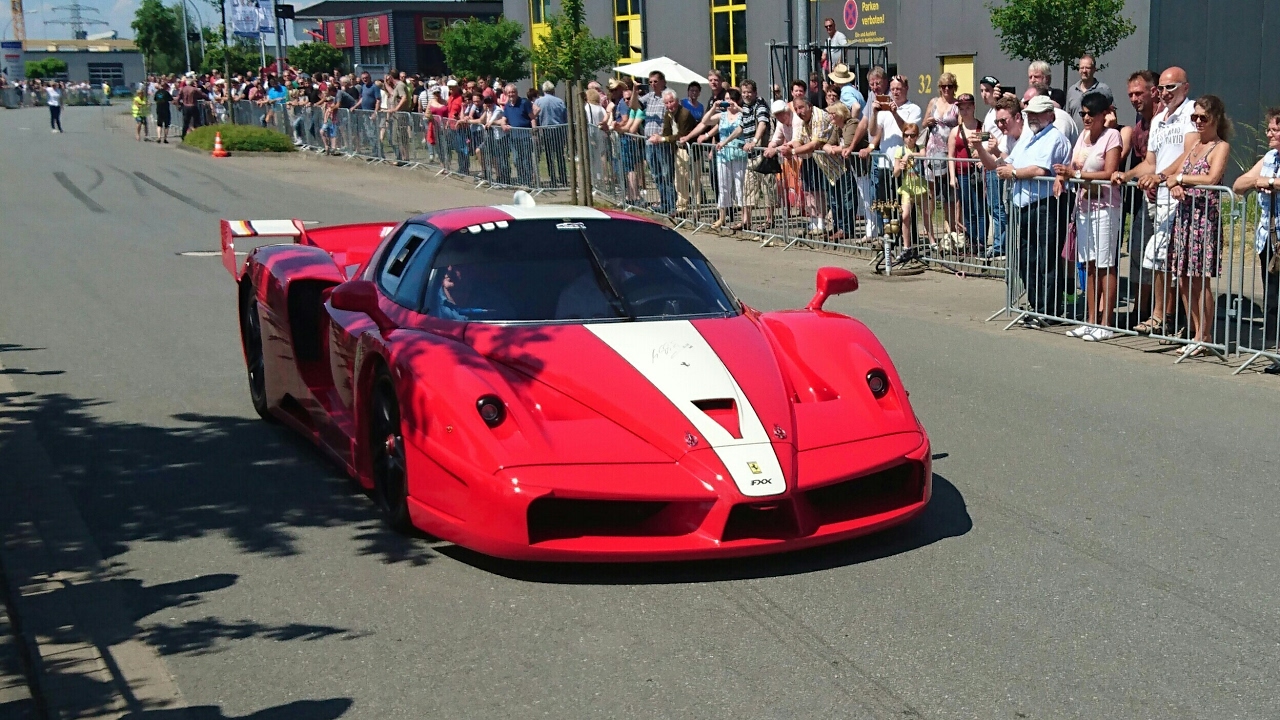 Ferrari FXX brutal acceleration!