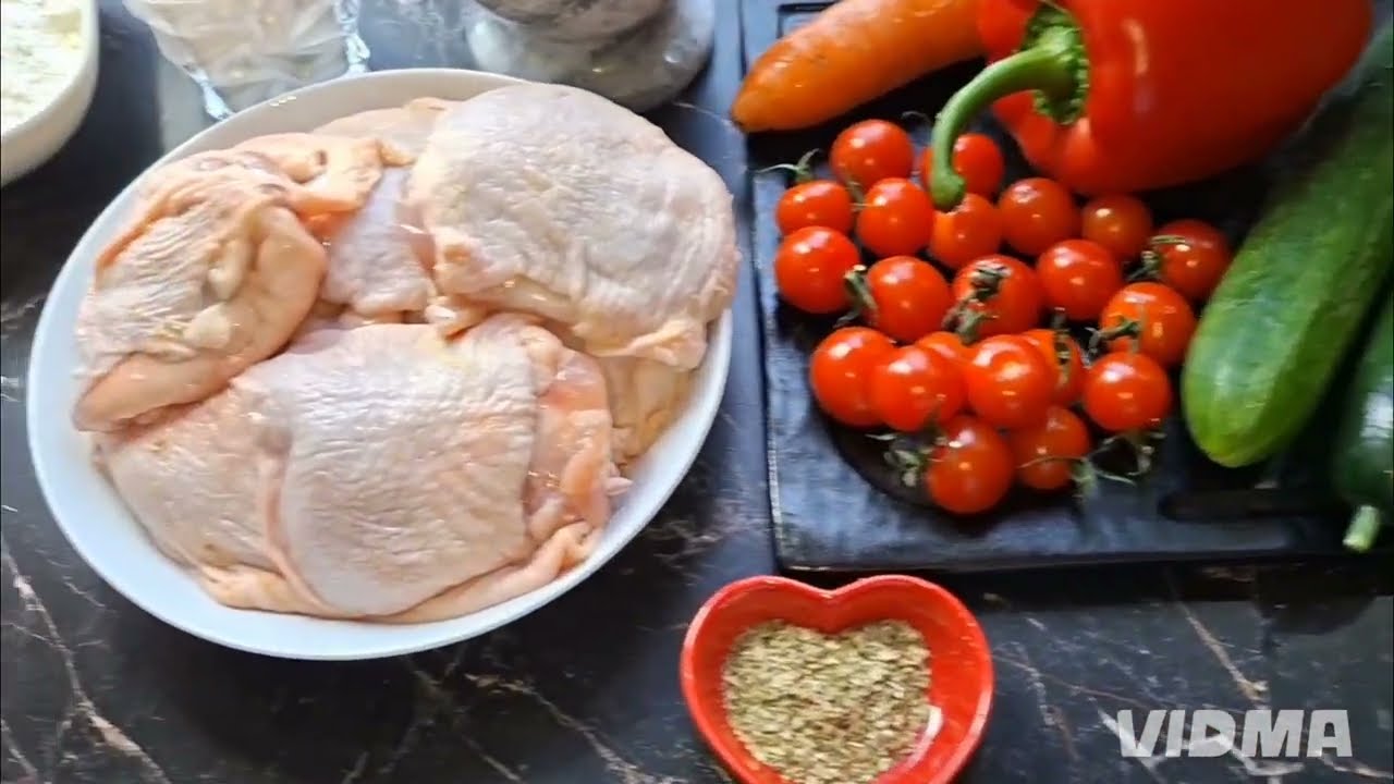 Курица в луково сметанном соусе.