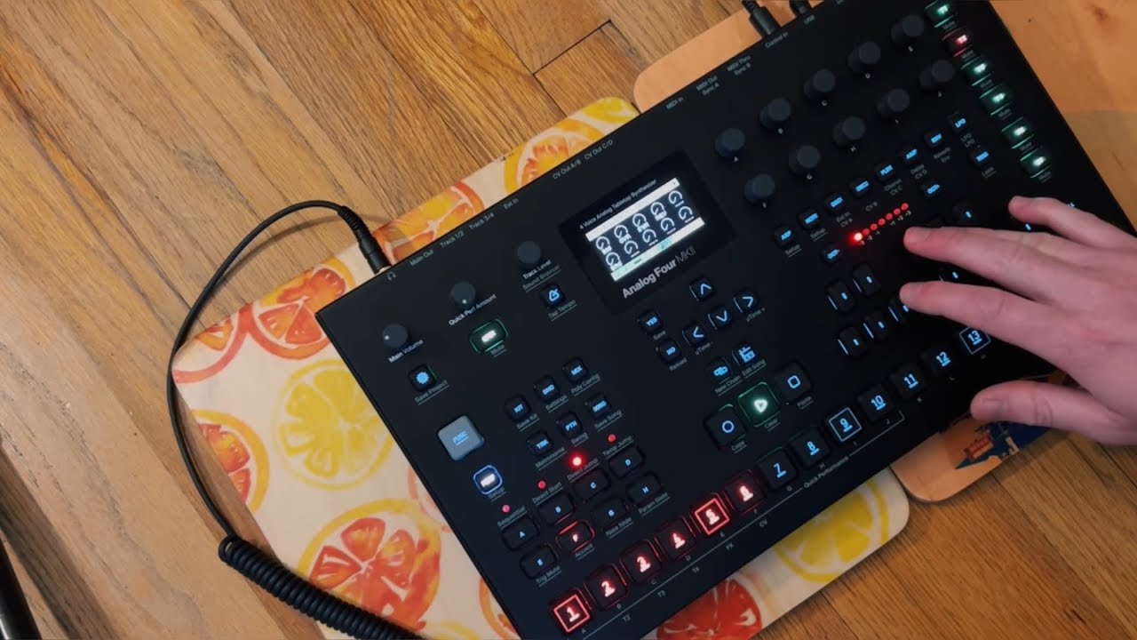 “Atmospheric Oscillations” a compilation of ambient shorts w/ Elektron Analog Four MKI & MKII