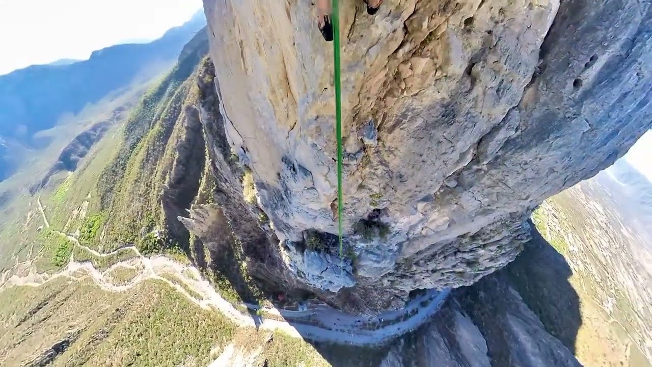 Rappelling Space Boyz Pitch 11