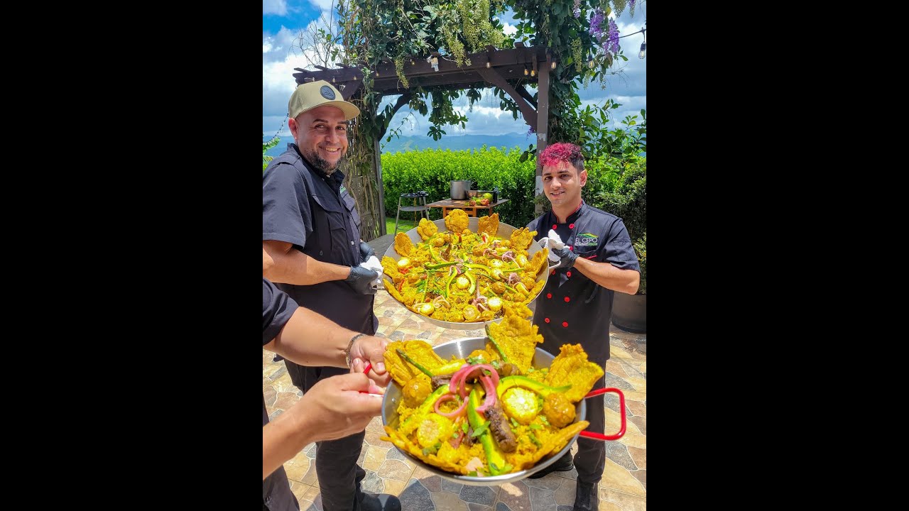 Brutal 🤸‍♂️❤️ un Mirador Restaurante 🇵🇷 Vista Monumental 360 de PR 😍 y la Paella Criolla 7 Carnes..