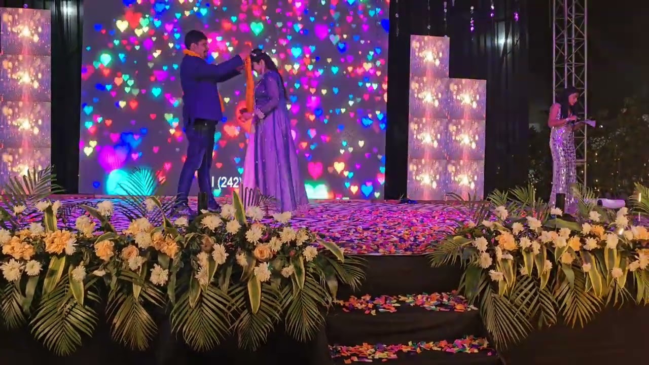"meri patni mujhe satati hai "couple comedy dance Varsha aur Varun ka, 😁😂