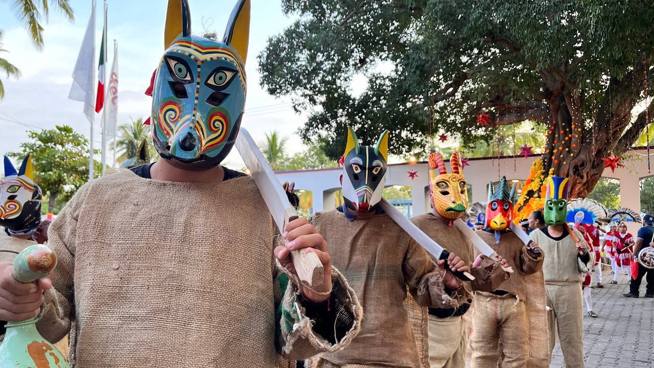 DANZA DE LOS MORENOS TRADICIONAL DE SUCHITLÁN🦊🐯✨